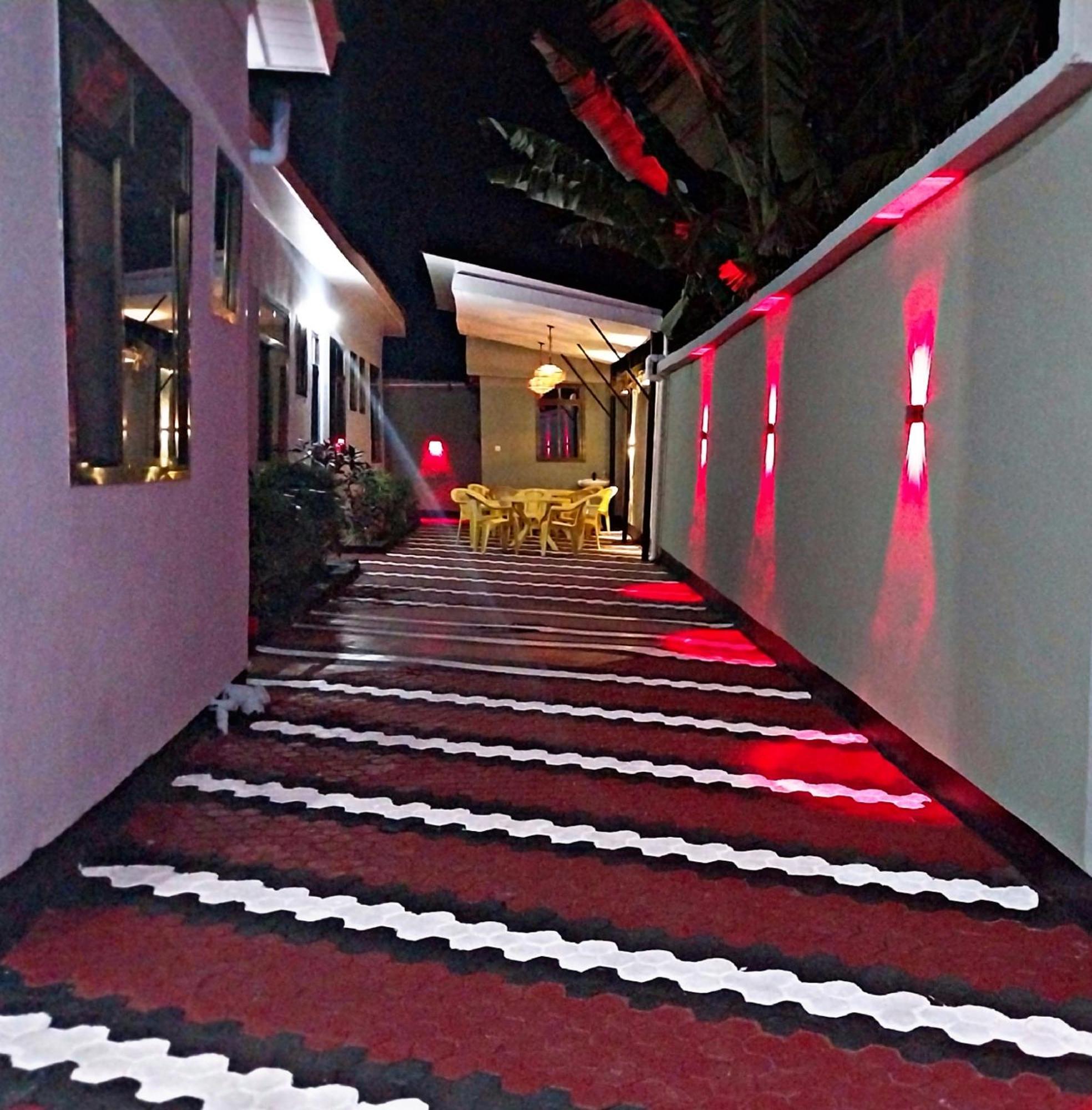California Lodge باجامويو المظهر الخارجي الصورة